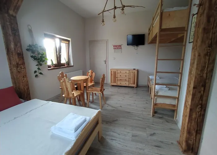 Derkaczowa Kotlina Gniewoszow (Lower Silesia)