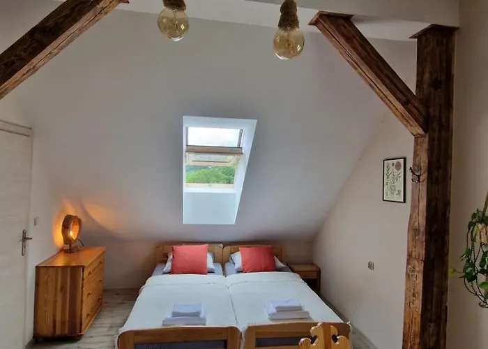 Derkaczowa Kotlina Gniewoszow (Lower Silesia)